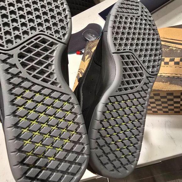 Vans Men's Zahba Mid Black Pewter Grey Suede Striped Skate Shoes Size 10 NEW - Picture 5 of 7